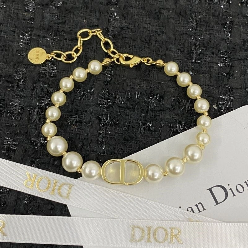 Lightweight Christian Dior Bracelets 234318