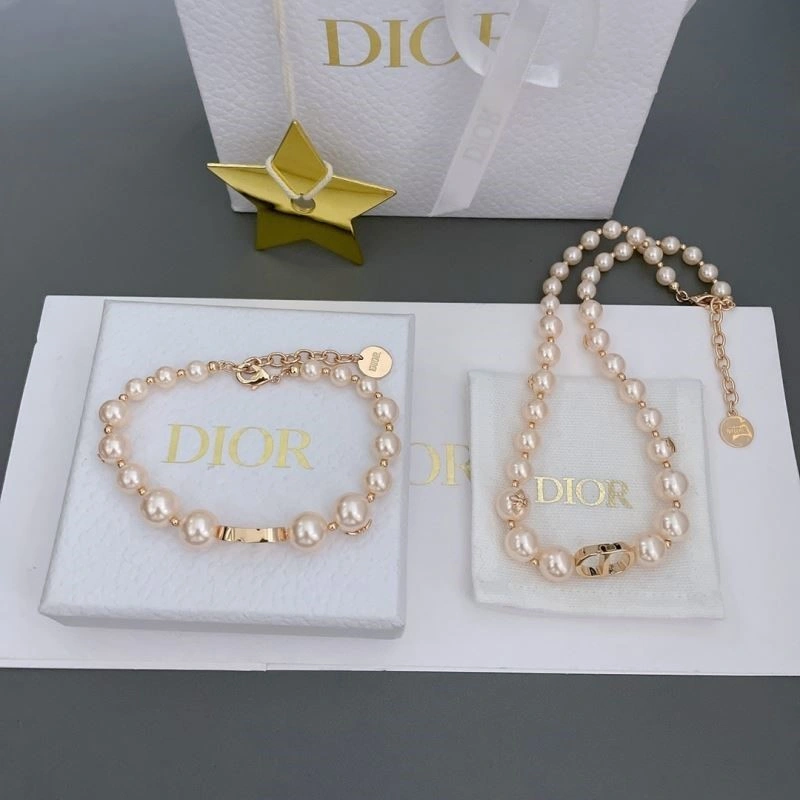 Christian Dior Bracelets Sleek 234292