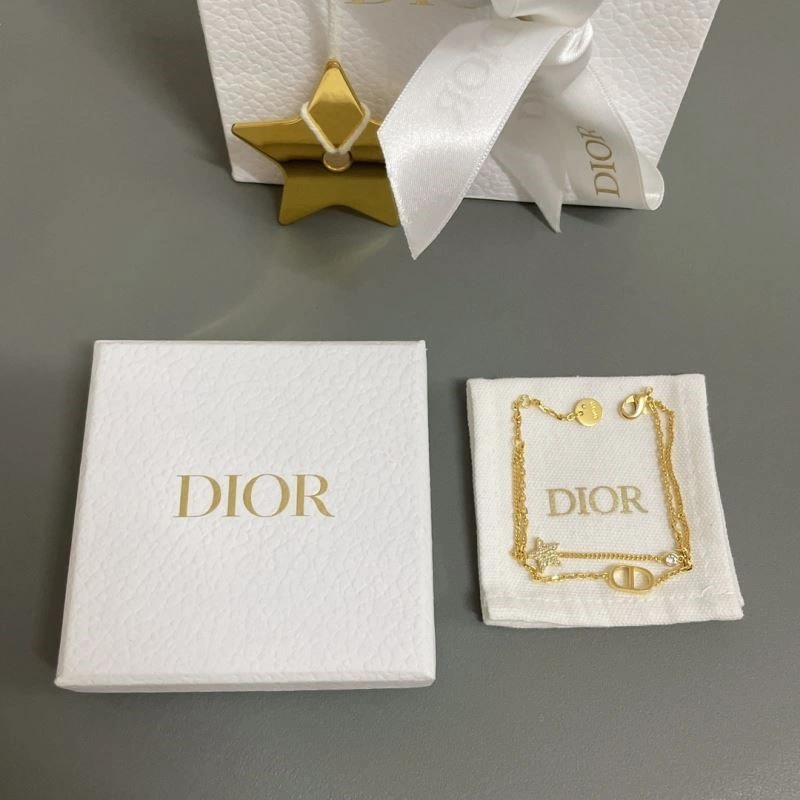 Premium Christian Dior Bracelets 234275