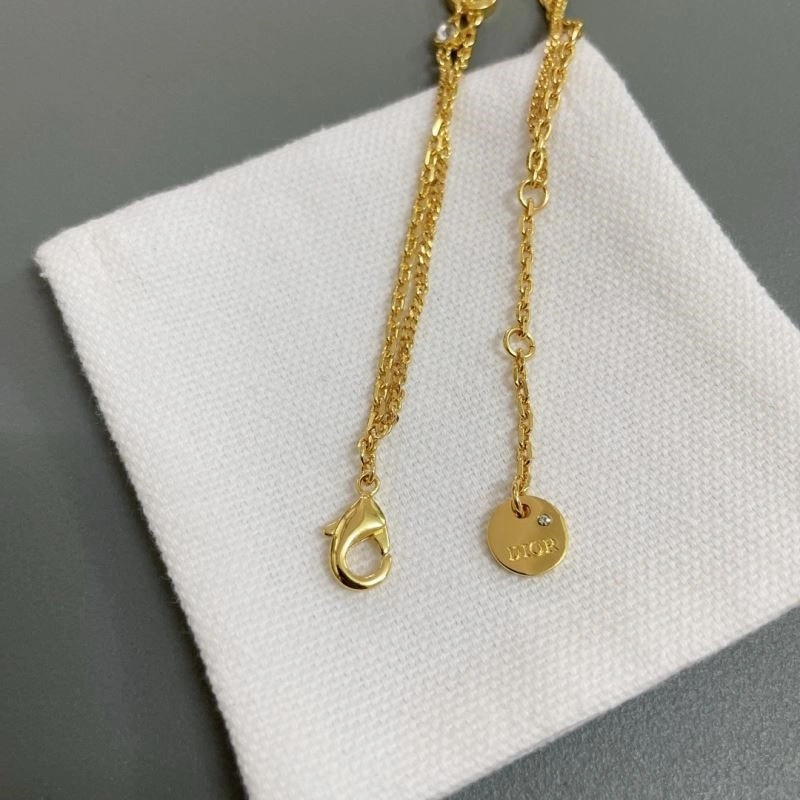 Premium Christian Dior Bracelets 234275
