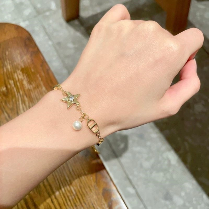 Affordable Christian Dior Bracelets 234264