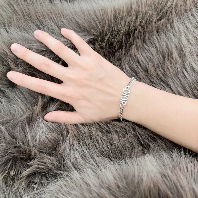 Comfortable Christian Dior Bracelets 234254