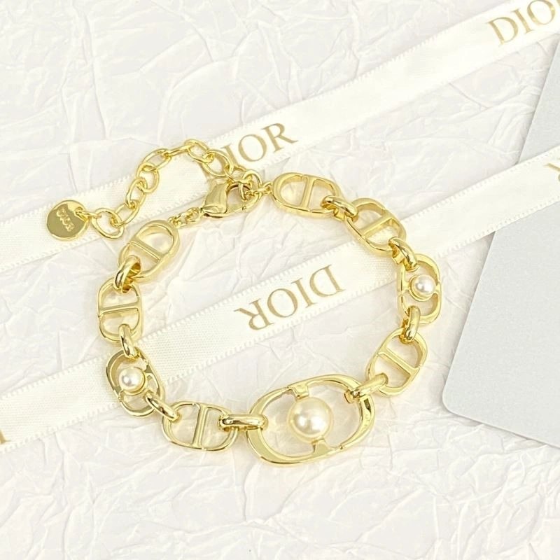 Trendsetting Christian Dior Bracelets 234048