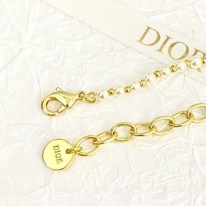 Breathable Christian Dior Bracelets 234034