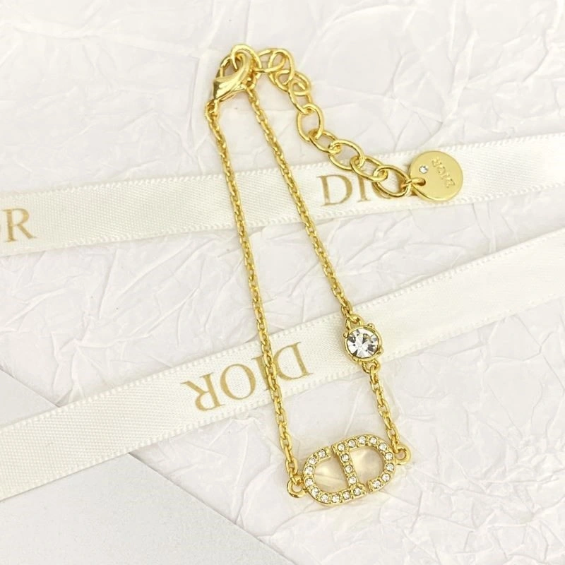 Reliable Christian Dior Bracelets 234028