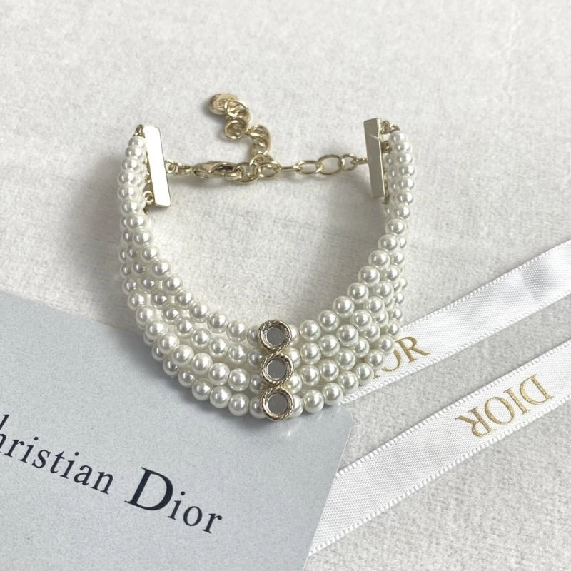 Supportive Christian Dior Bracelets 234027