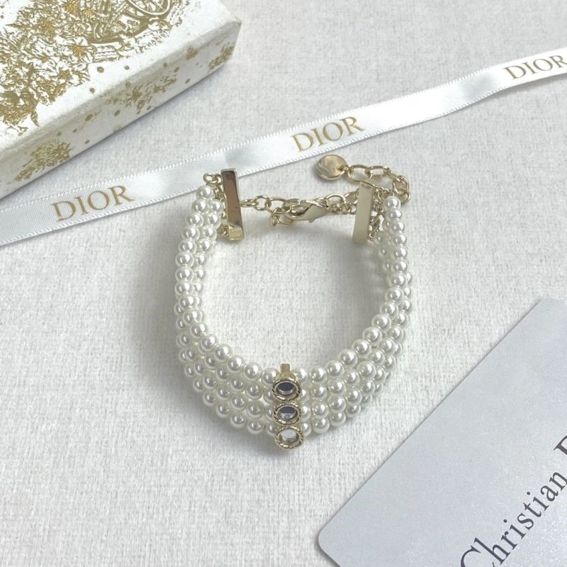 Supportive Christian Dior Bracelets 234027