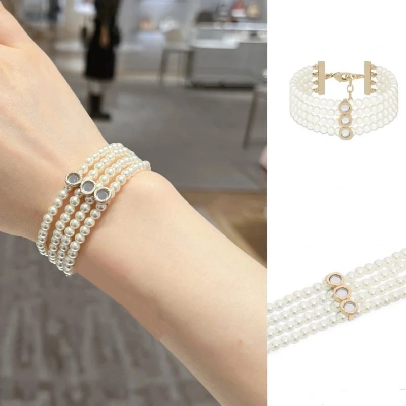 Supportive Christian Dior Bracelets 234027