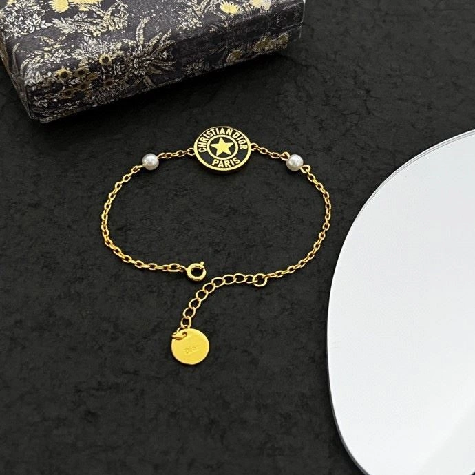 Premium Christian Dior Bracelets 234030