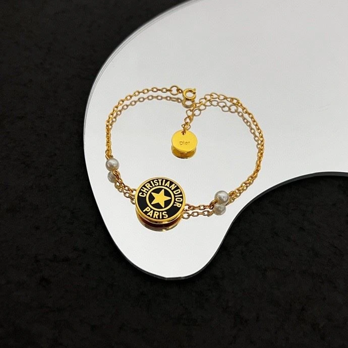 Premium Christian Dior Bracelets 234030