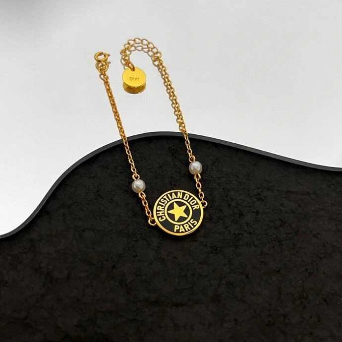 Premium Christian Dior Bracelets 234030