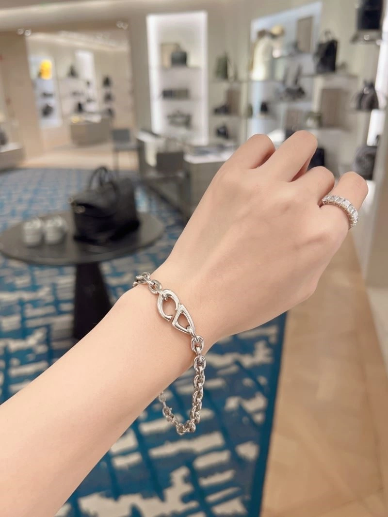 Minimalist Christian Dior Bracelets 234016