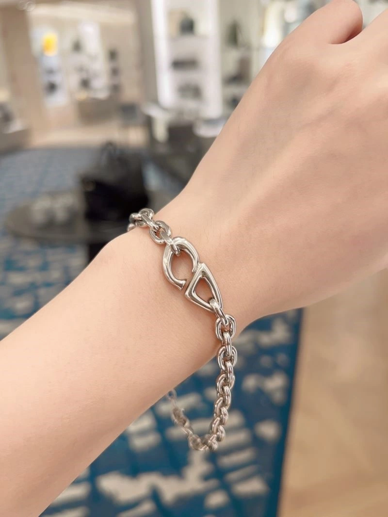 Minimalist Christian Dior Bracelets 234016