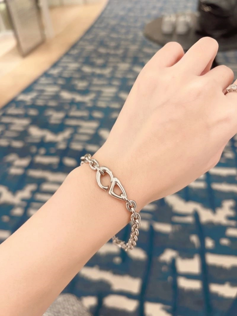 Minimalist Christian Dior Bracelets 234016