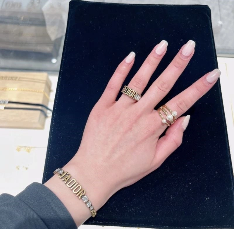 Contemporary Christian Dior Bracelets 234015