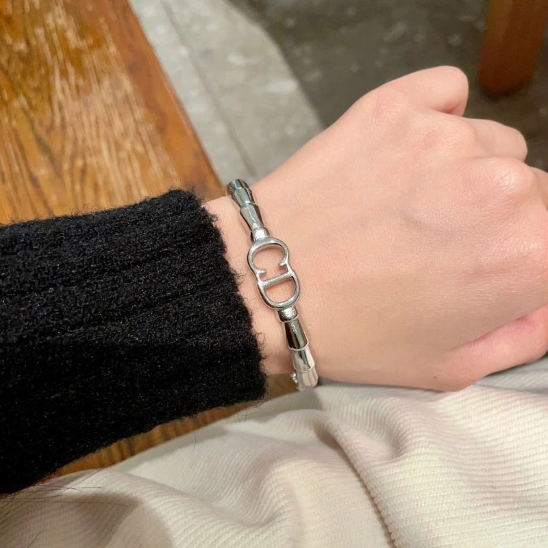 Christian Dior Bracelets Popular 234011