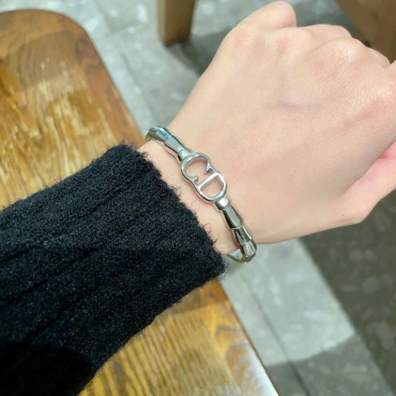 Christian Dior Bracelets Popular 234011