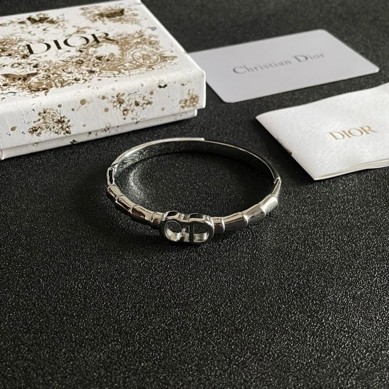 Christian Dior Bracelets Popular 234011