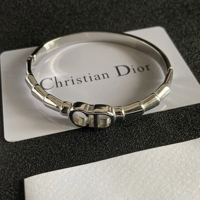 Christian Dior Bracelets Popular 234011