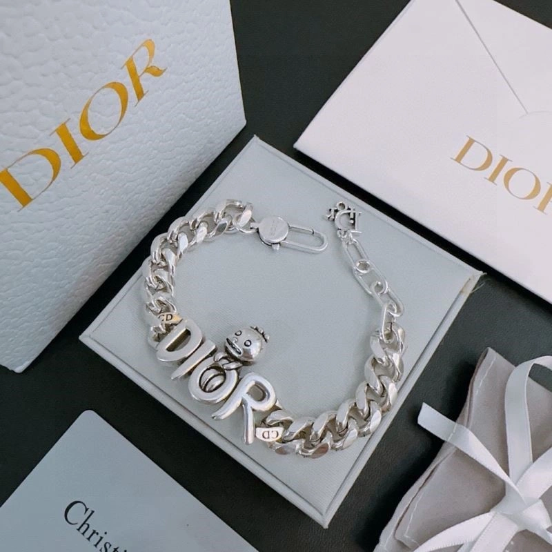 Comfortable Christian Dior Bracelets 234008