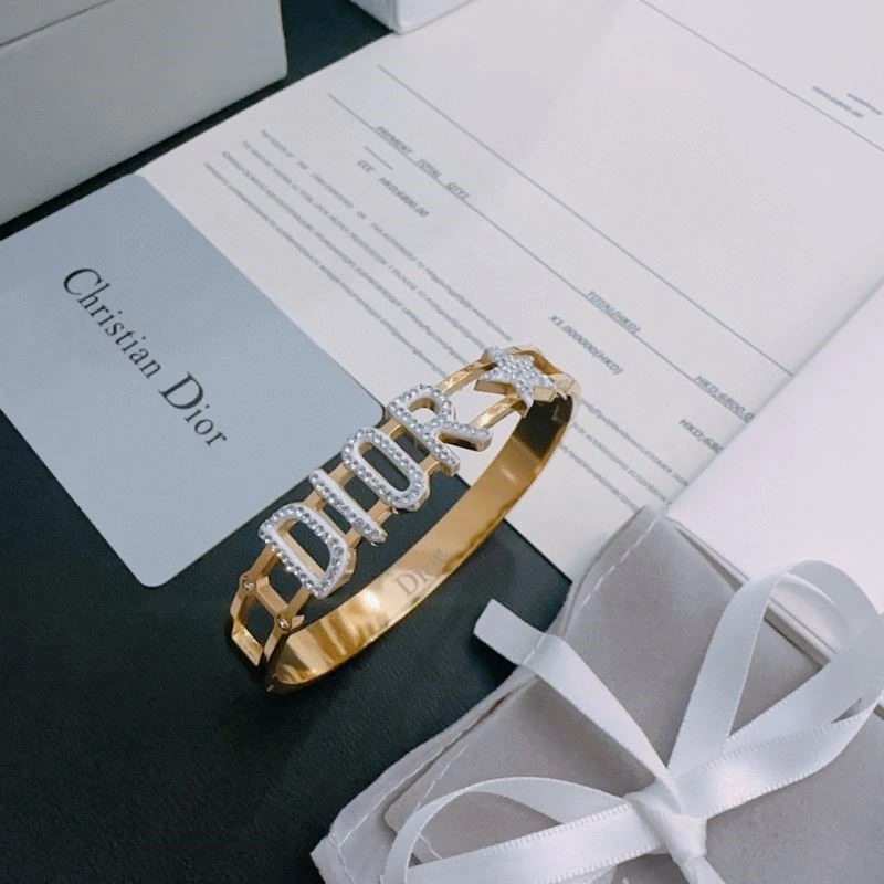 Premium Christian Dior Bracelets 234056