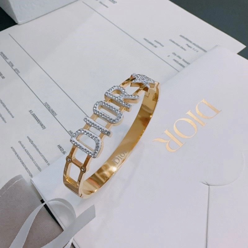 Premium Christian Dior Bracelets 234056