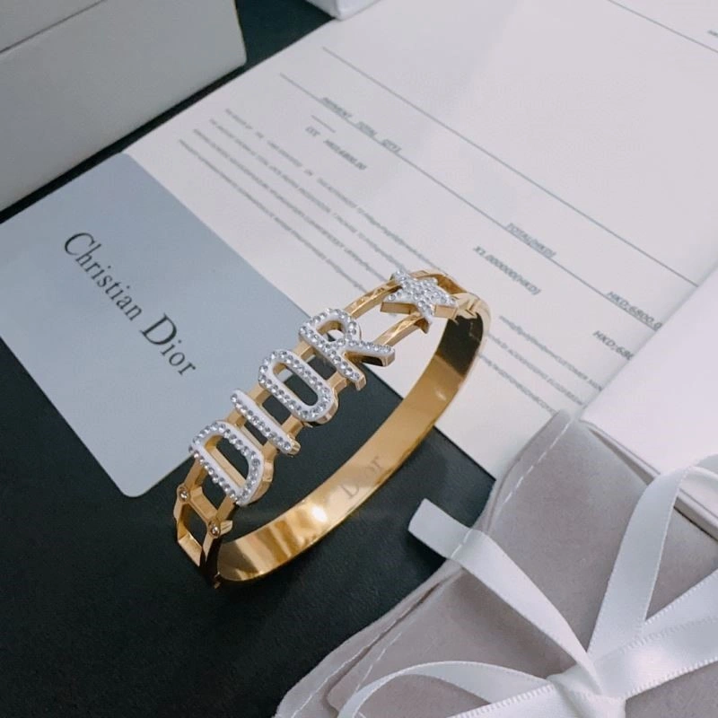 Premium Christian Dior Bracelets 234056