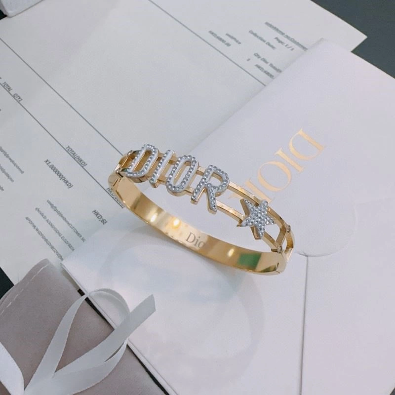 Premium Christian Dior Bracelets 234056