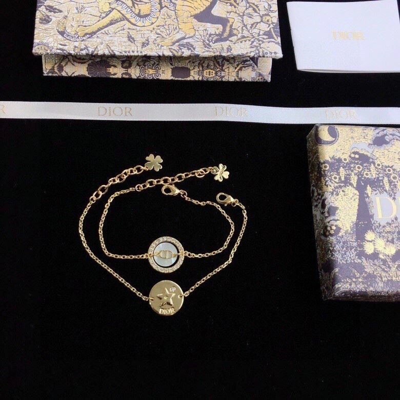 Reliable Christian Dior Bracelets 233970