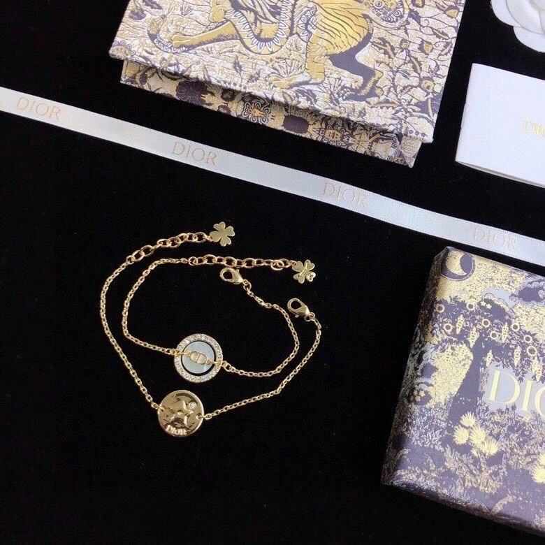 Reliable Christian Dior Bracelets 233970