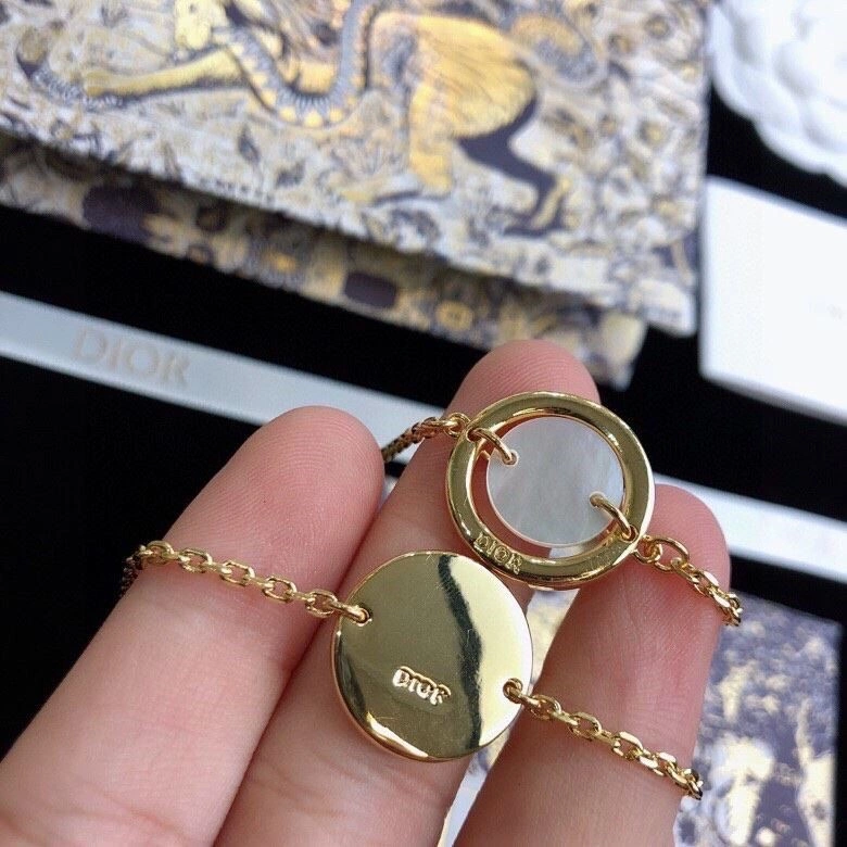 Reliable Christian Dior Bracelets 233970