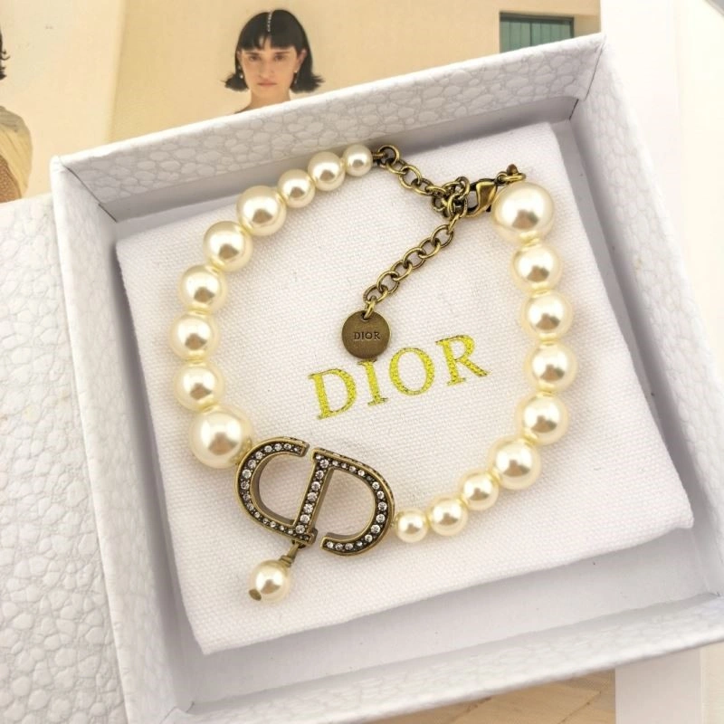 Compact Christian Dior Bracelets 233740
