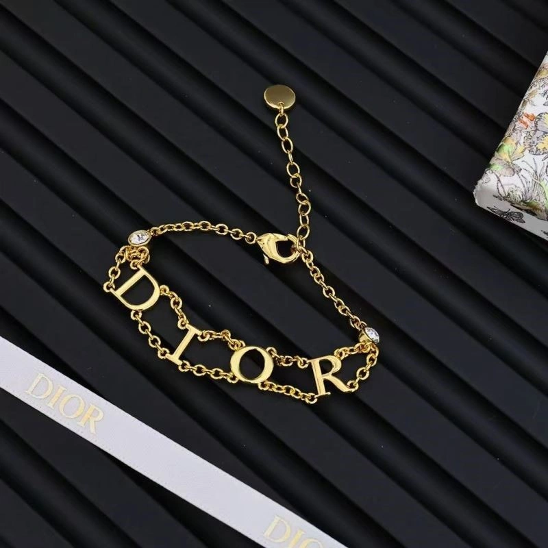 Casual Christian Dior Bracelets 233840
