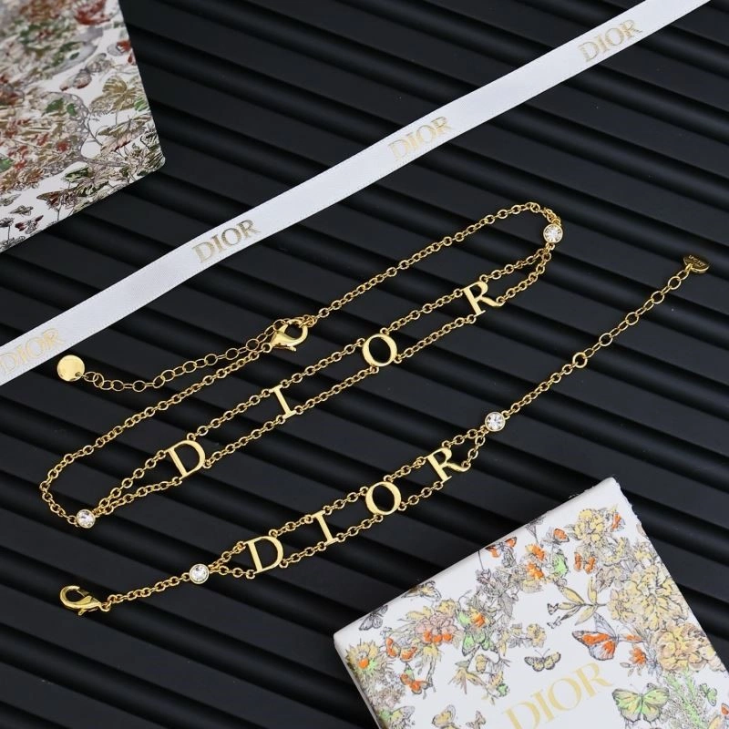 Casual Christian Dior Bracelets 233840