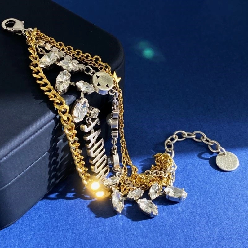 Fashionable Christian Dior Bracelets 233671