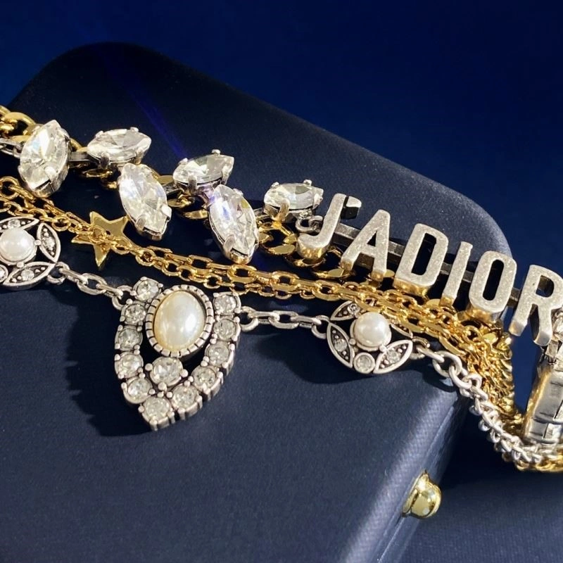 Fashionable Christian Dior Bracelets 233671
