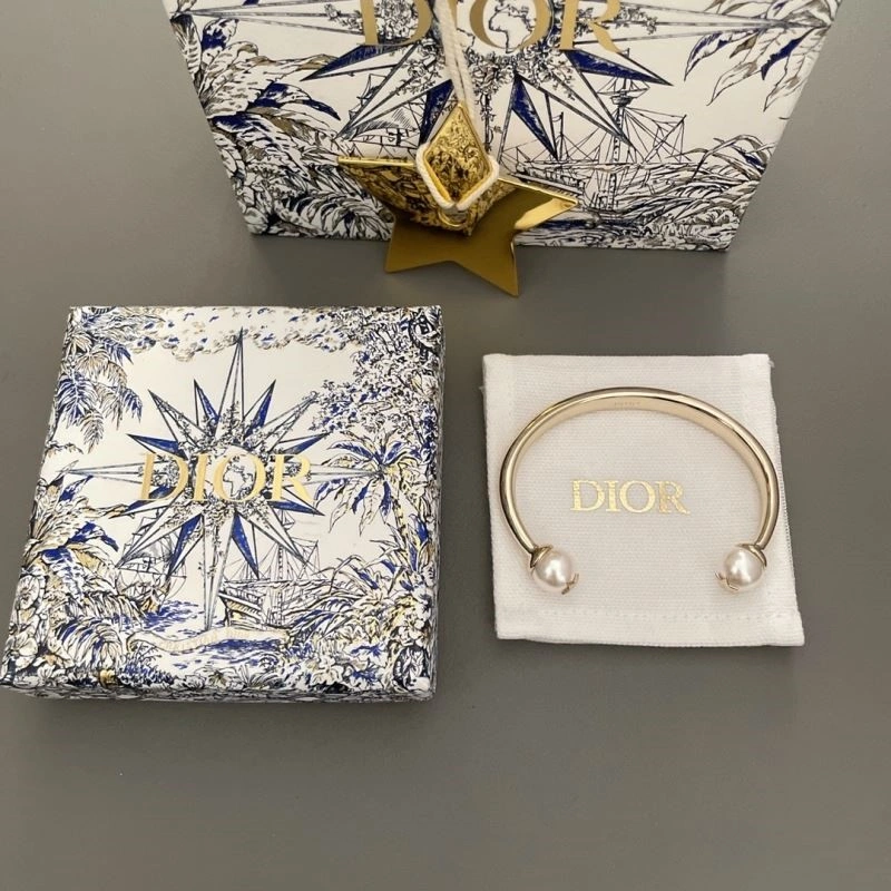 MoistureWicking Christian Dior Bracelets 233663