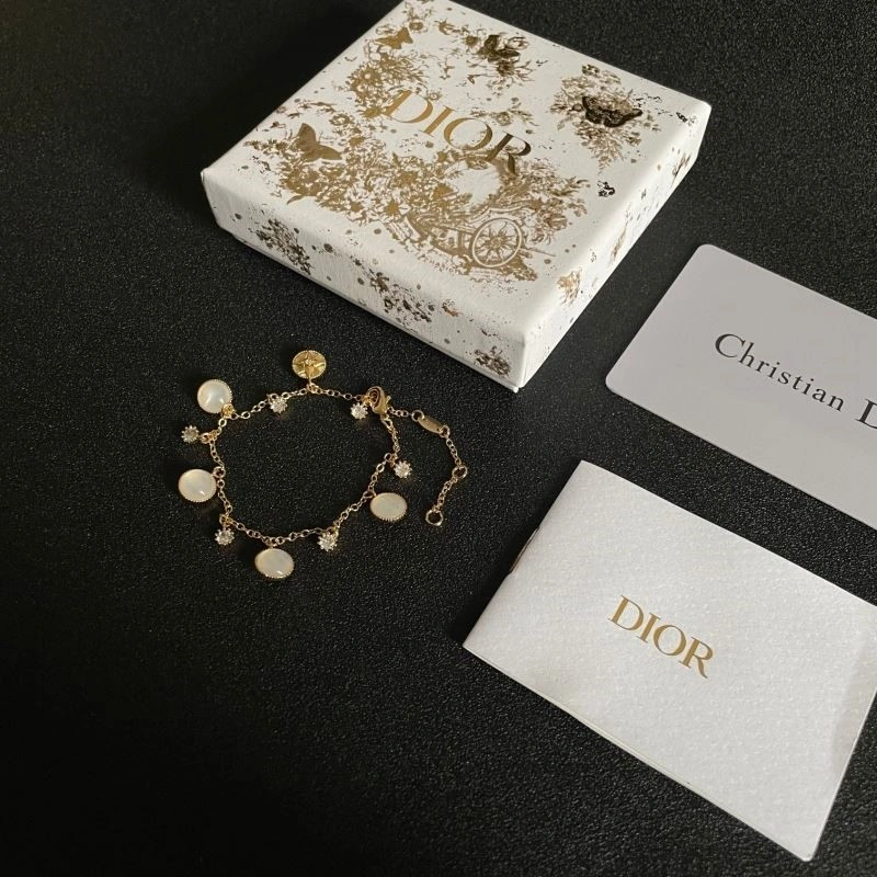 Affordable Christian Dior Bracelets 233718