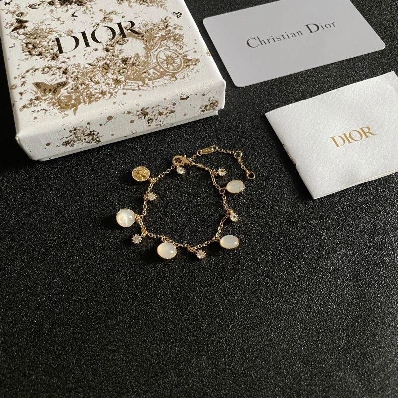 Affordable Christian Dior Bracelets 233718