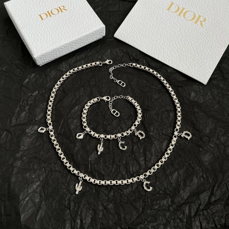 Neat Christian Dior Bracelets 233678