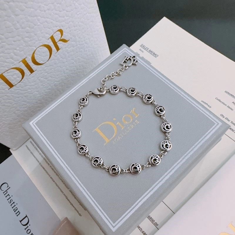 Modern Christian Dior Bracelets 233287