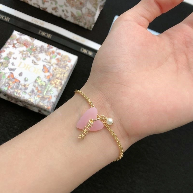 Timeless Christian Dior Bracelets 233275