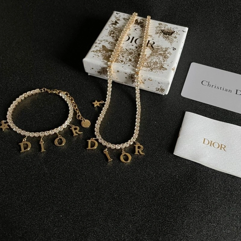 Trendsetting Christian Dior Bracelets 232946
