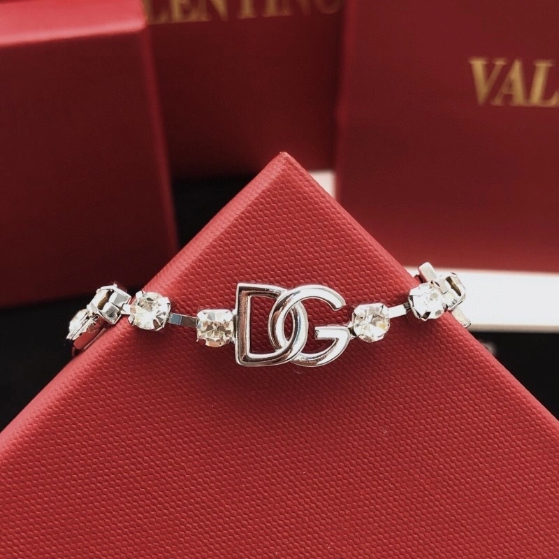 EyeCatching Christian Dior Bracelets 232929