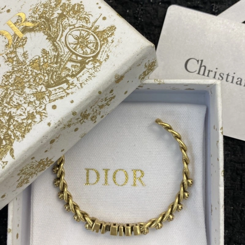 Stylish Christian Dior Bracelets 232915