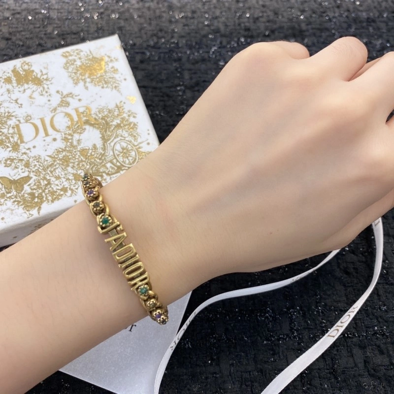 Stylish Christian Dior Bracelets 232915