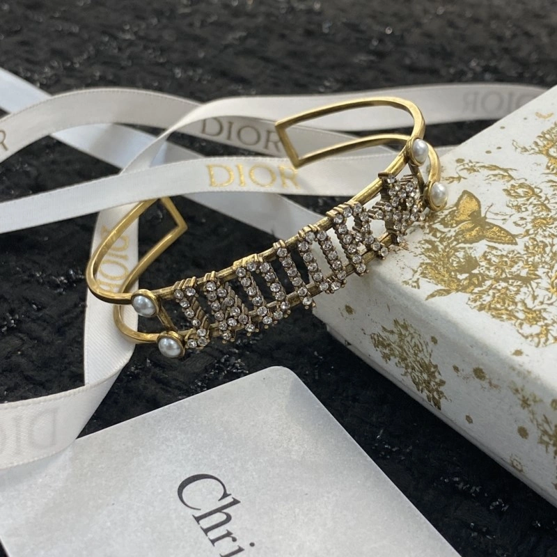 Stylish Christian Dior Bracelets 233018