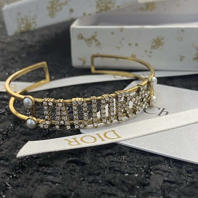 Stylish Christian Dior Bracelets 233018