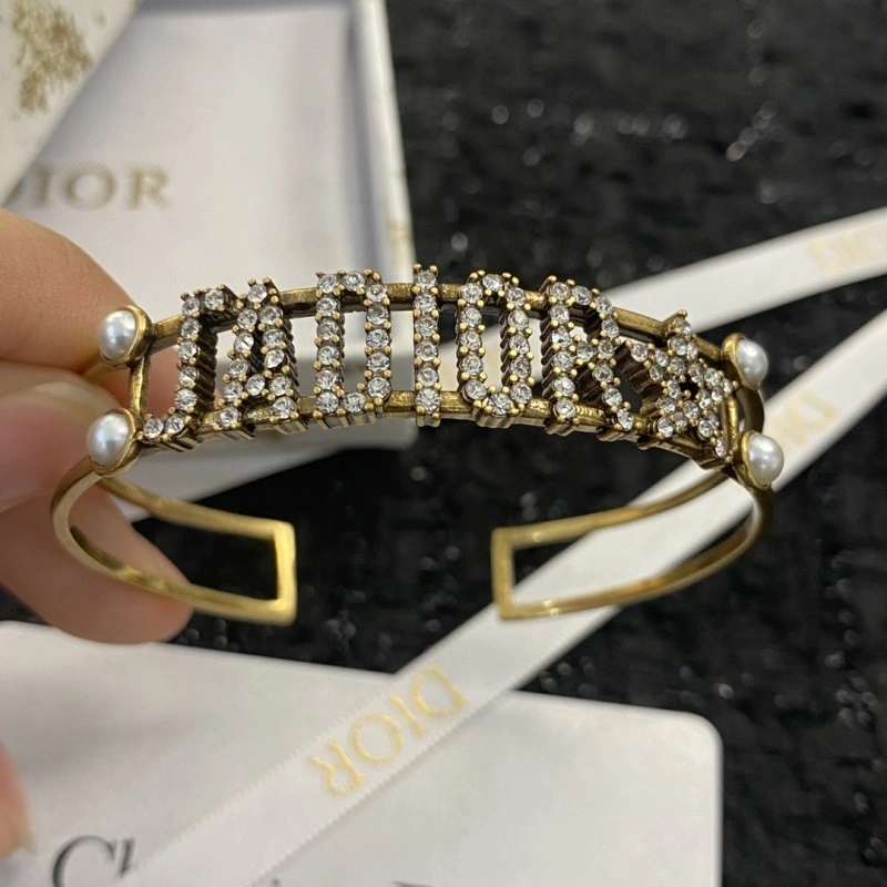 Stylish Christian Dior Bracelets 233018