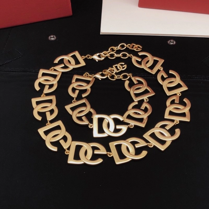 Stylish Christian Dior Bracelets 232896